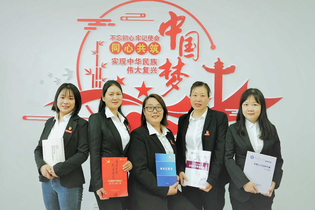 172126432d584f498d09a0c79efdb7e4.png 图片5.png