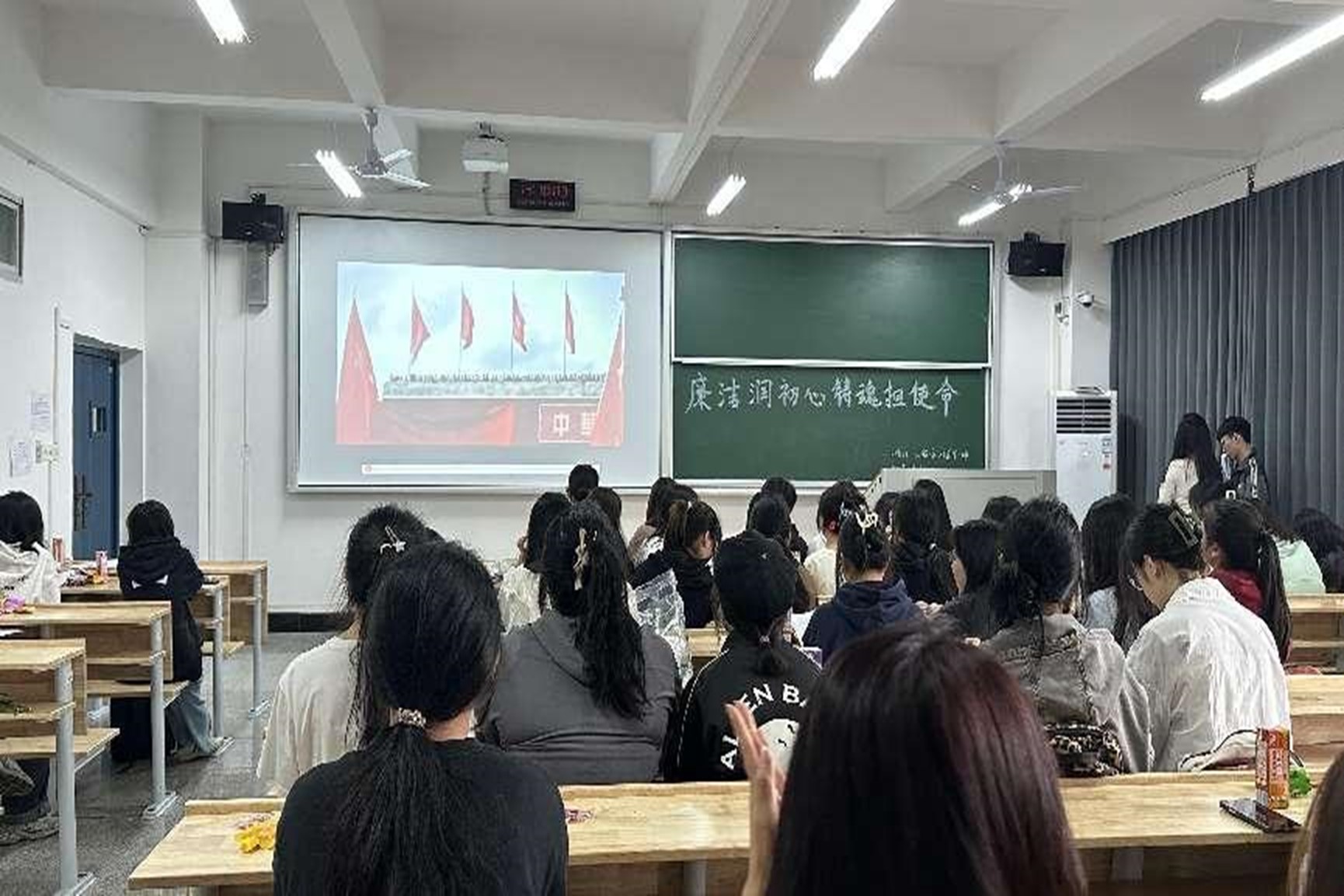 998fcaa9edbf4b6893162b944230540f.jpg 998fcaa9edbf4b6893162b944230540f.jpg