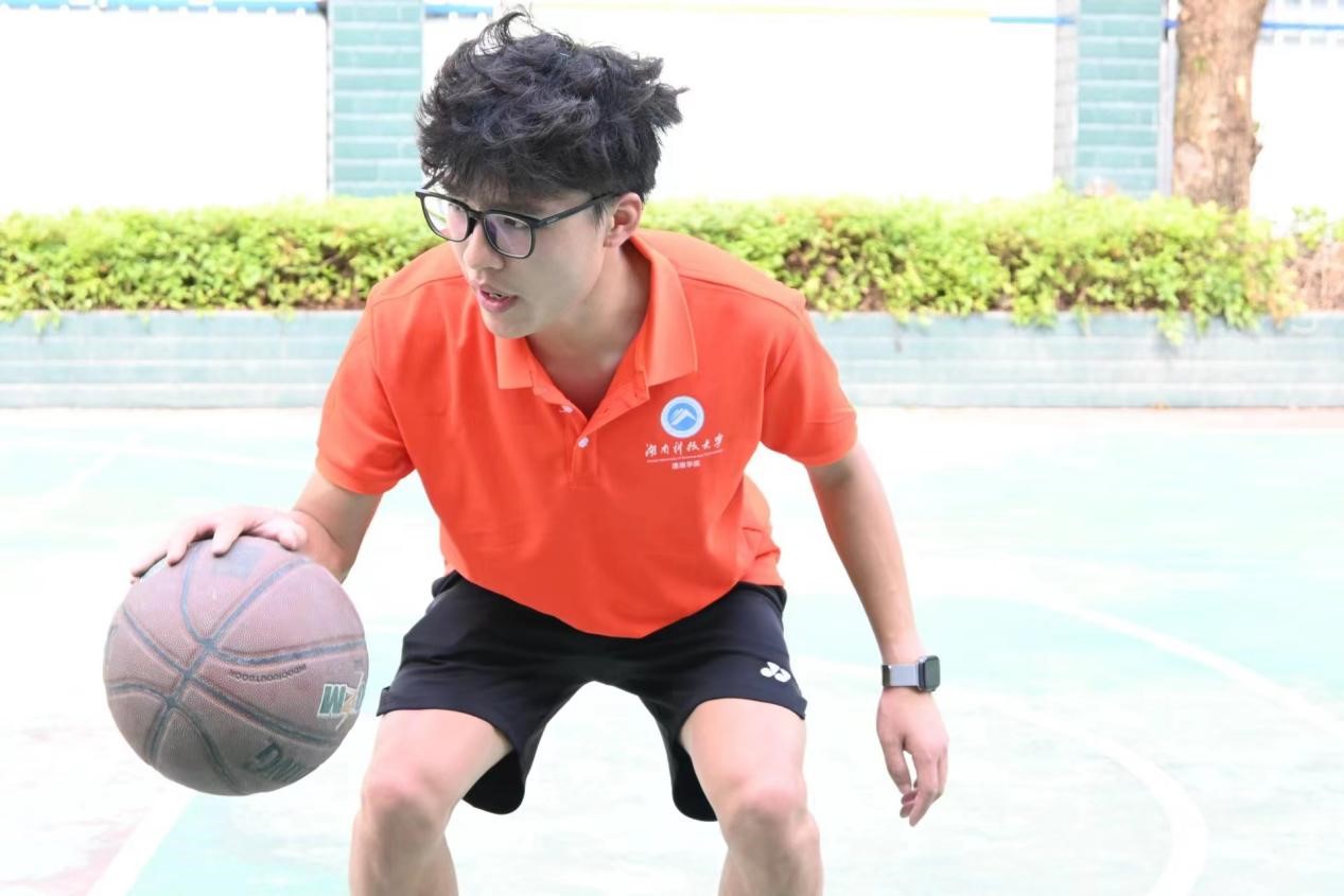 8a58926b03bd42ed8e74389a3944e5e8.jpg 2.jpg