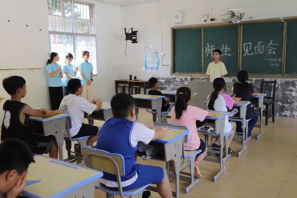 e96f94a5fc2a4e4498b1c61de91e9f77.jpg 2.jpg